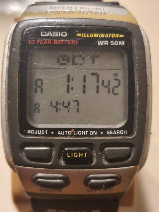 Casio DB-37H Illuminator/ Telememo Multi Lingual Data Bank  10/$20 Casio Illuminator DB-37H Data Bank Digital Alarm Chrono Men\'s Watch